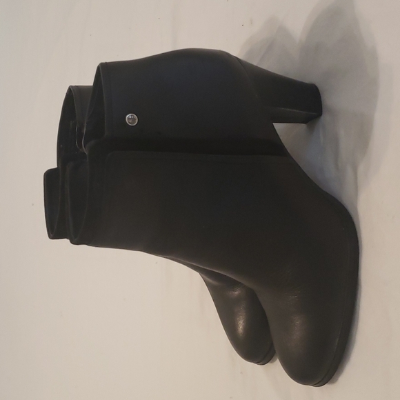 Leather bootie - Picture 2 of 5